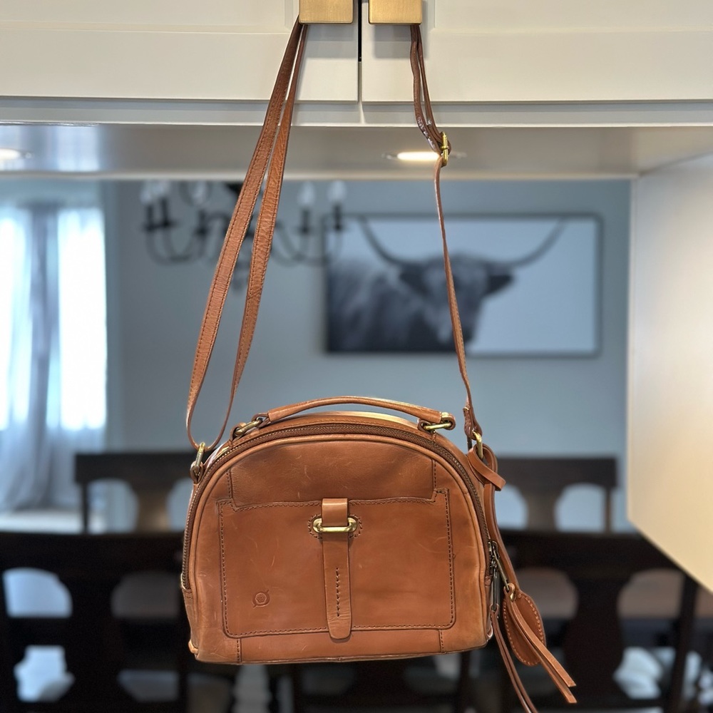 Born crossbody leather